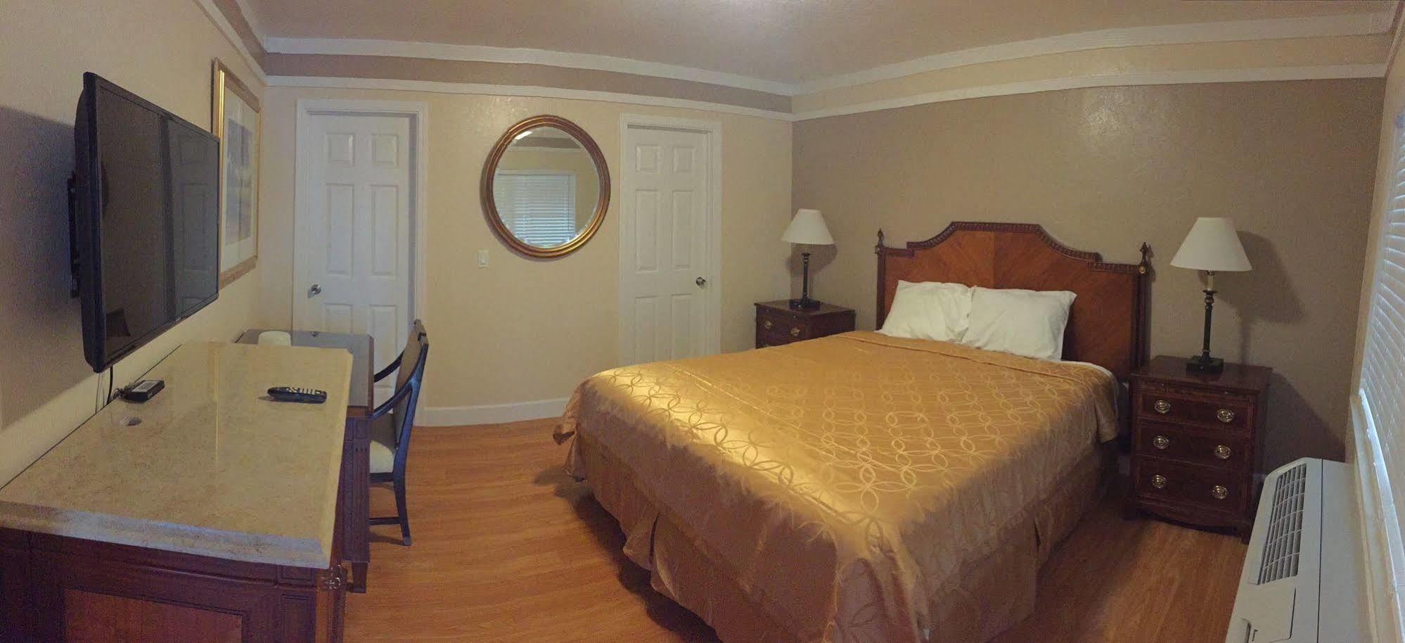 Wagon Wheel Motel Salinas Bagian luar foto