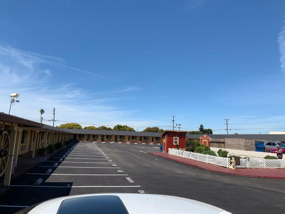 Wagon Wheel Motel Salinas Bagian luar foto
